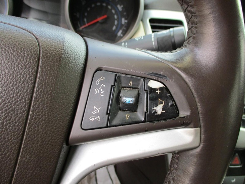 Chevrolet Cruze Vehicle Image 11
