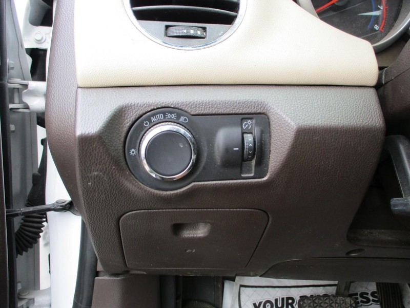 Chevrolet Cruze Vehicle Image 13