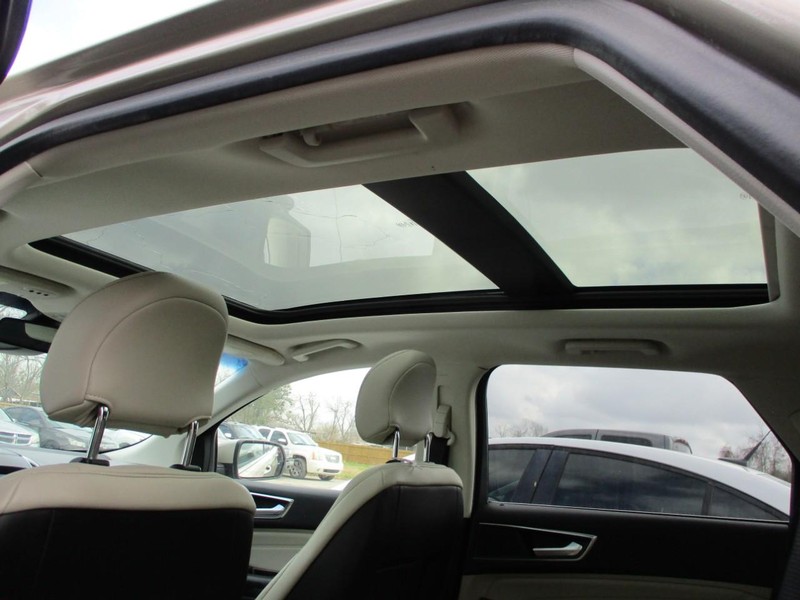 Ford Edge Vehicle Image 13