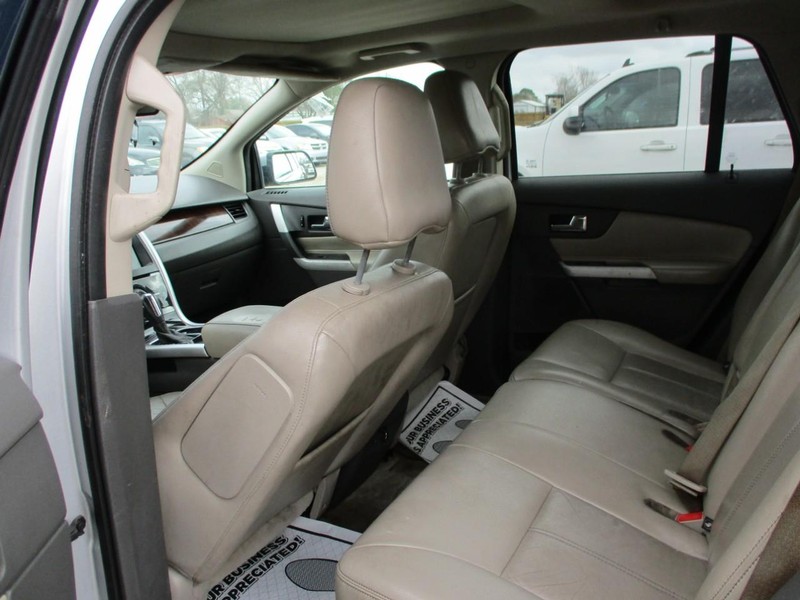 Ford Edge Vehicle Image 09