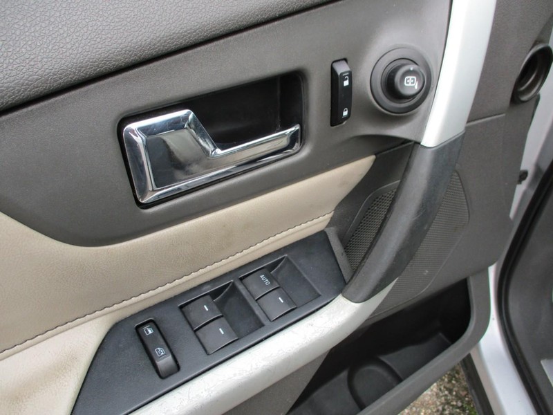 Ford Edge Vehicle Image 17