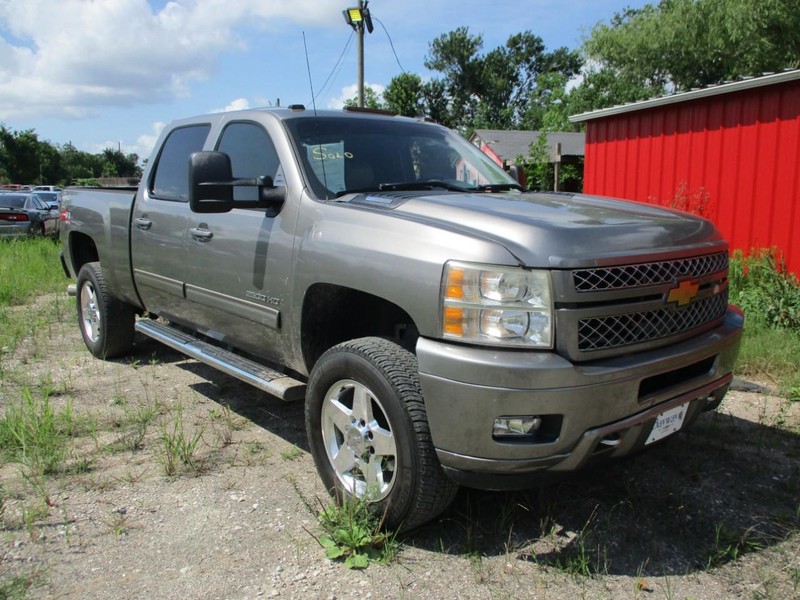 Chevrolet Silverado 2500HD Vehicle Image 05