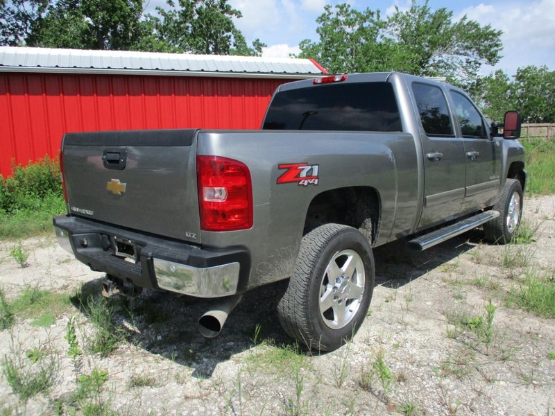 Chevrolet Silverado 2500HD Vehicle Image 08