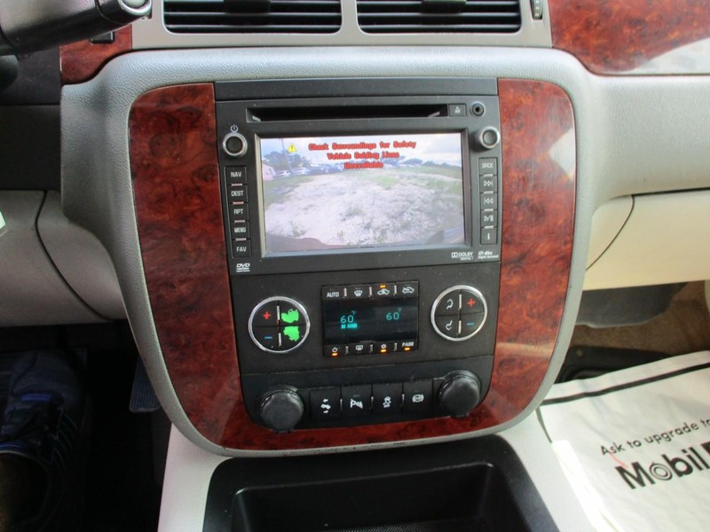 Chevrolet Silverado 2500HD Vehicle Image 16