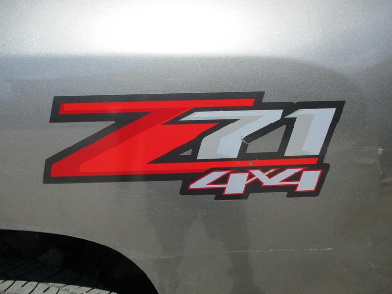 Chevrolet Silverado 2500HD Vehicle Image 23
