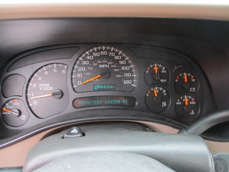 Chevrolet Silverado 2500HD Vehicle Image 09