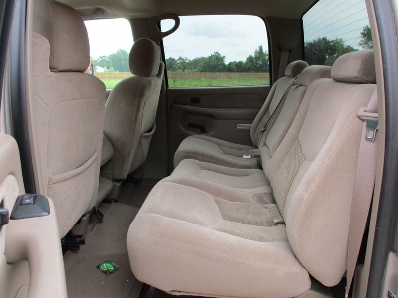 Chevrolet Silverado 2500HD Vehicle Image 13