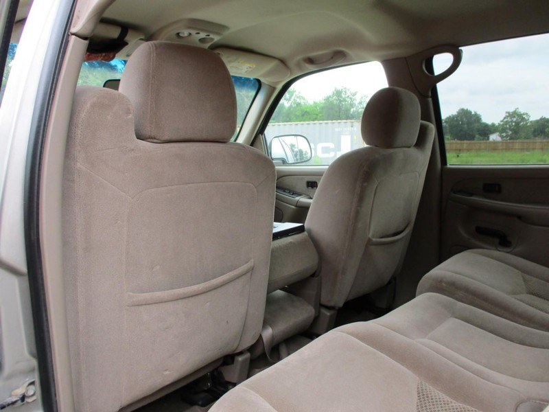 Chevrolet Silverado 2500HD Vehicle Image 14