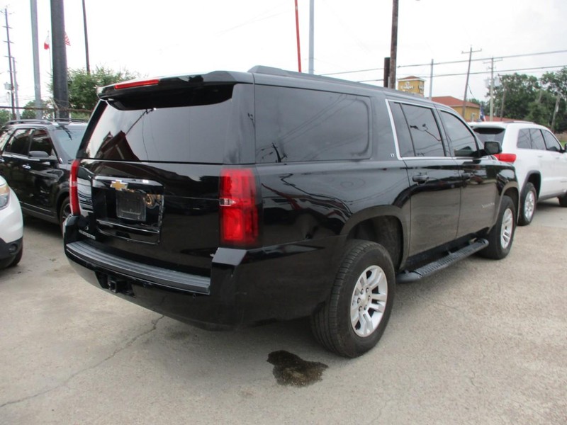 Chevrolet Suburban Vehicle Image 03