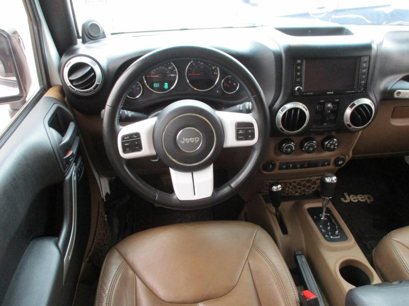 Jeep Wrangler Unlimited Vehicle Image 10