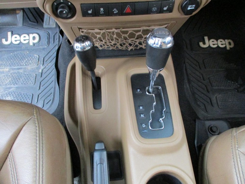 Jeep Wrangler Unlimited Vehicle Image 12