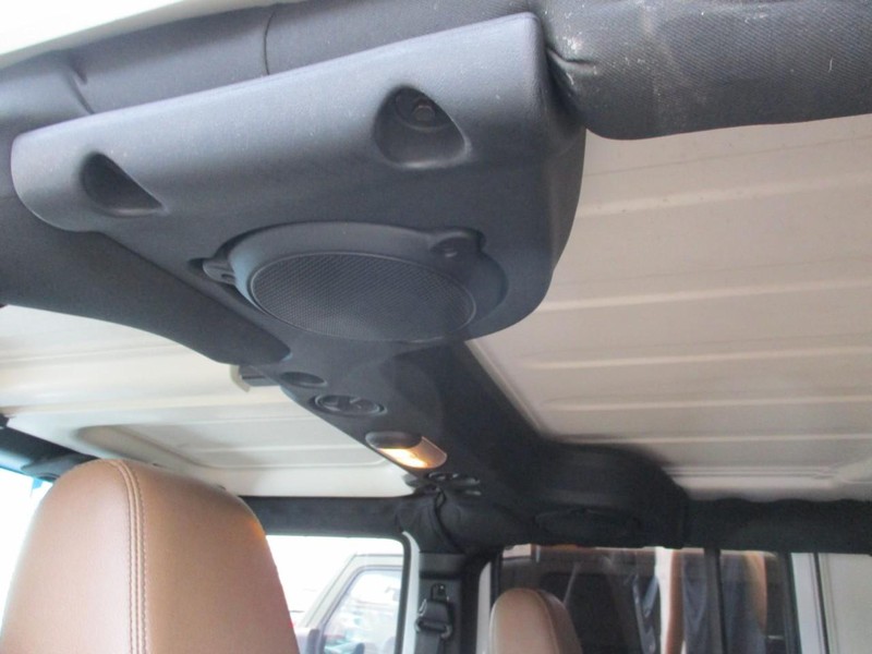 Jeep Wrangler Unlimited Vehicle Image 13