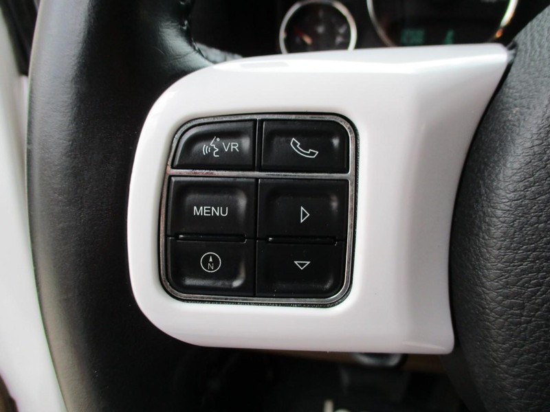 Jeep Wrangler Unlimited Vehicle Image 16