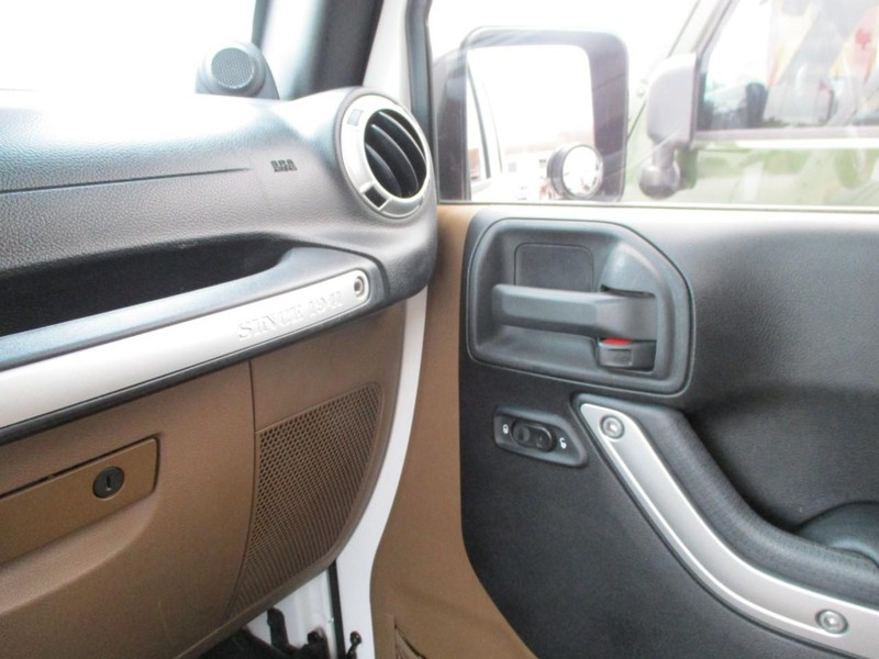 Jeep Wrangler Unlimited Vehicle Image 18
