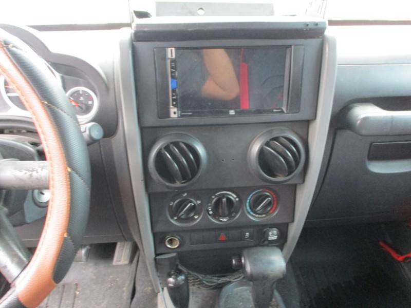 Jeep Wrangler Unlimited Vehicle Image 12