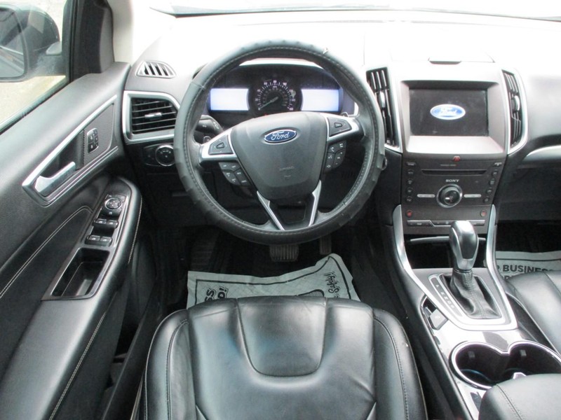 Ford Edge Vehicle Image 11
