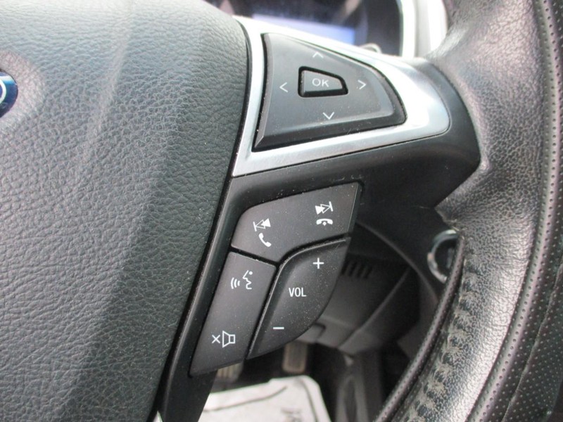 Ford Edge Vehicle Image 15