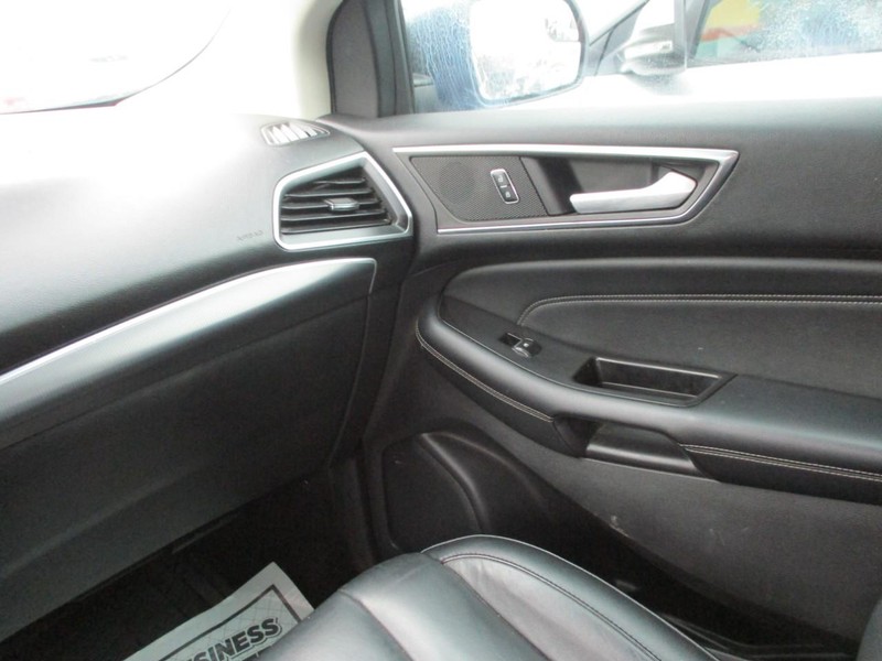 Ford Edge Vehicle Image 17
