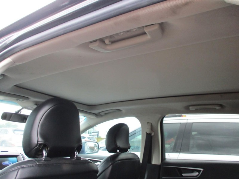 Ford Edge Vehicle Image 21