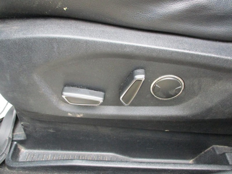 Ford Edge Vehicle Image 22