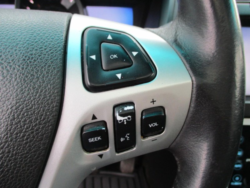Ford Explorer Vehicle Image 14