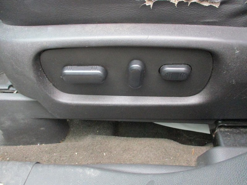 Ford Explorer Vehicle Image 17
