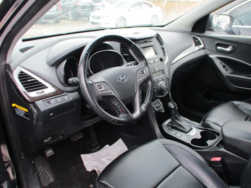 Hyundai Santa Fe Vehicle Image 09