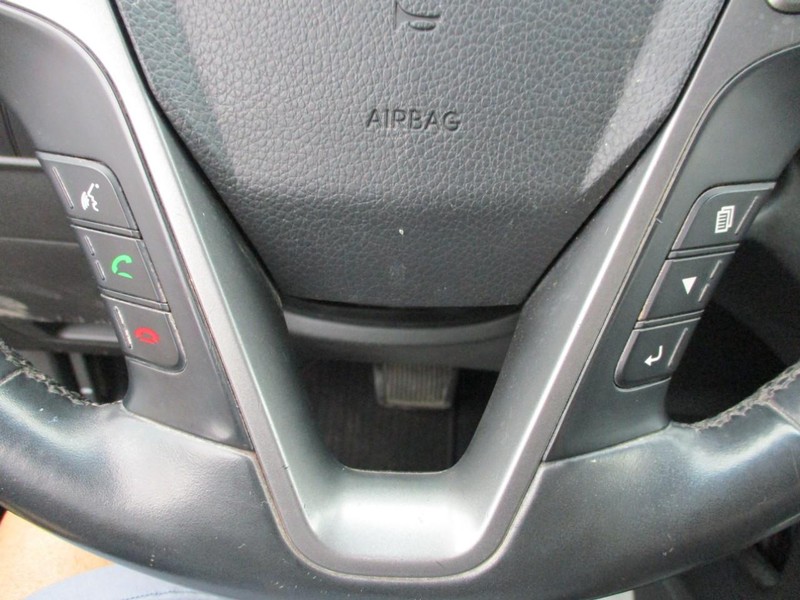 Hyundai Santa Fe Vehicle Image 13
