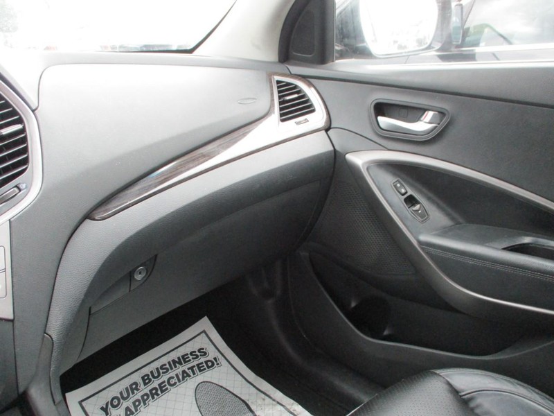 Hyundai Santa Fe Vehicle Image 17