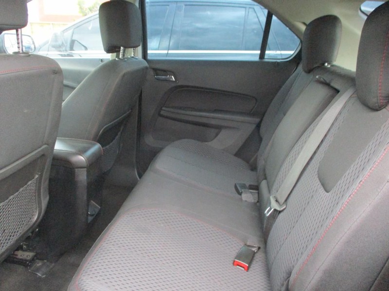 Chevrolet Equinox Vehicle Image 09