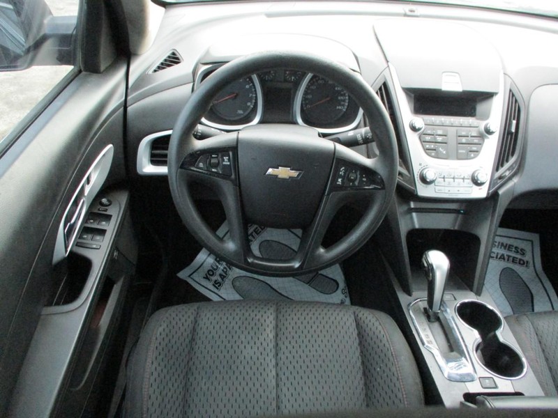 Chevrolet Equinox Vehicle Image 10