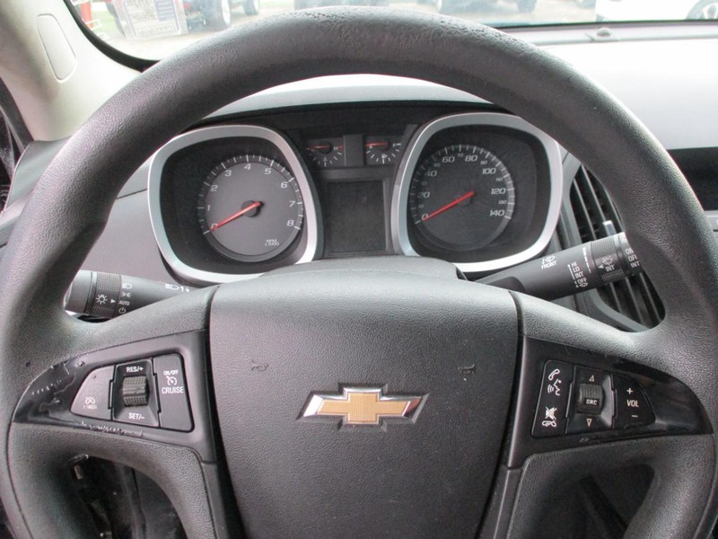 Chevrolet Equinox Vehicle Image 11