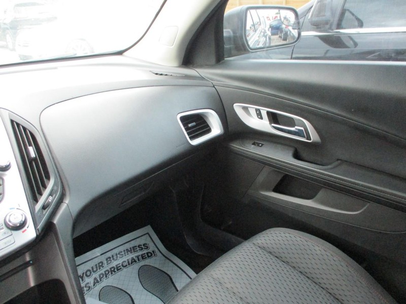 Chevrolet Equinox Vehicle Image 17