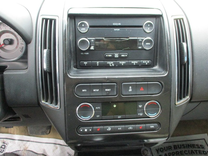 Ford Edge Vehicle Image 12