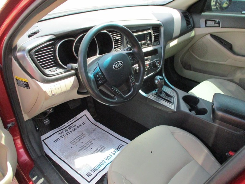Kia Optima Vehicle Image 06