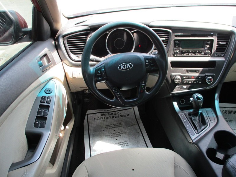 Kia Optima Vehicle Image 08