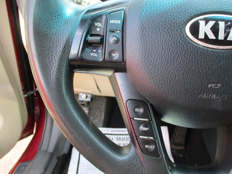 Kia Optima Vehicle Image 11