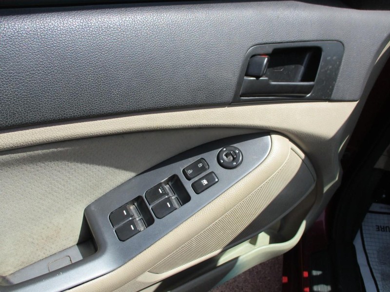 Kia Optima Vehicle Image 13