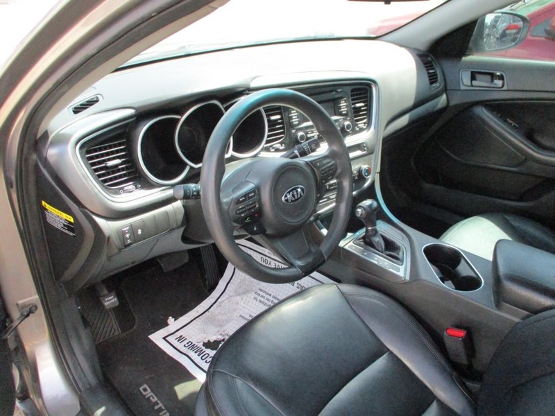 Kia Optima Vehicle Image 06