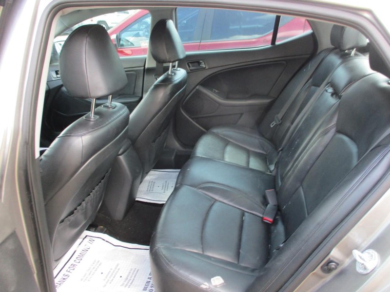 Kia Optima Vehicle Image 08