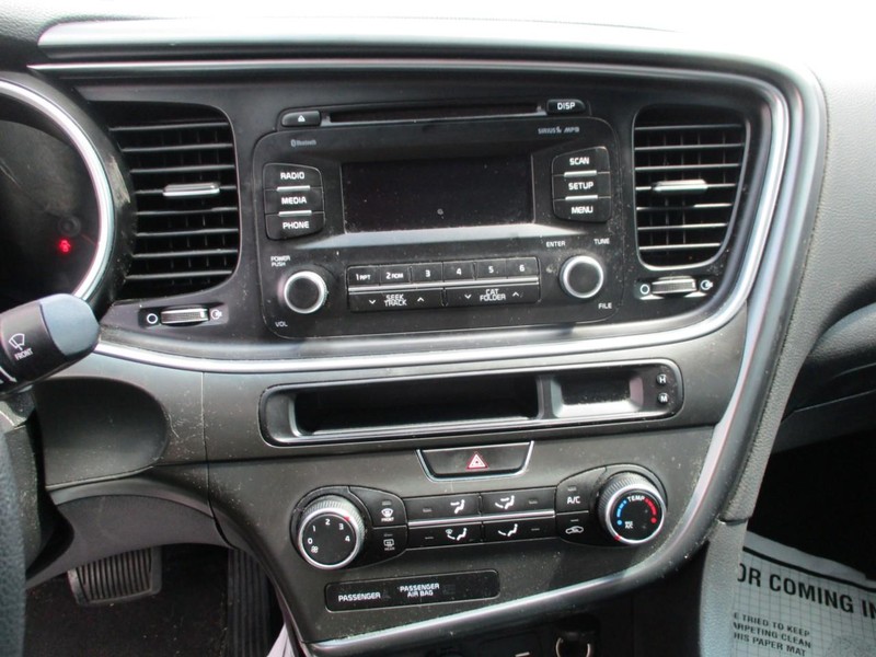 Kia Optima Vehicle Image 11