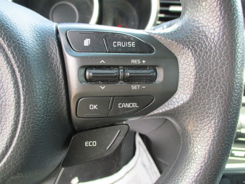 Kia Optima Vehicle Image 13