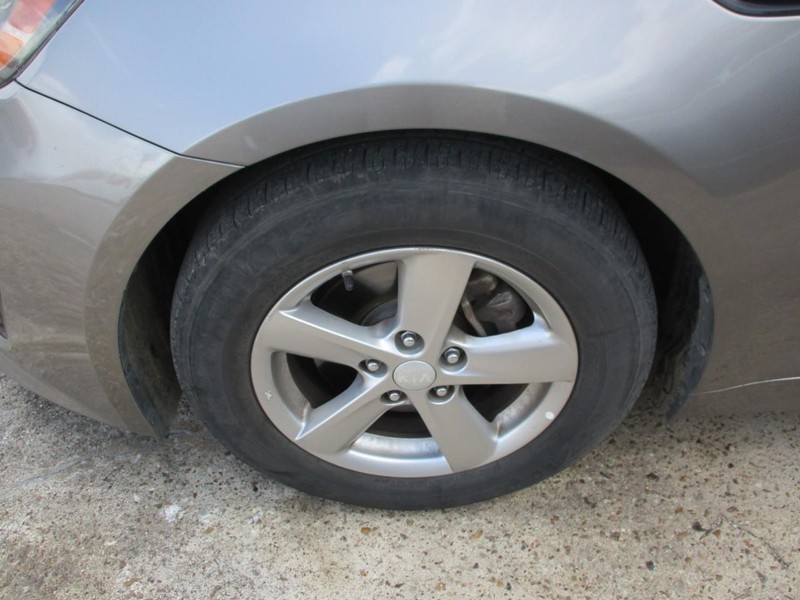 Kia Optima Vehicle Image 15
