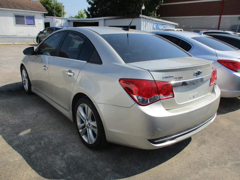 Chevrolet Cruze Vehicle Image 04