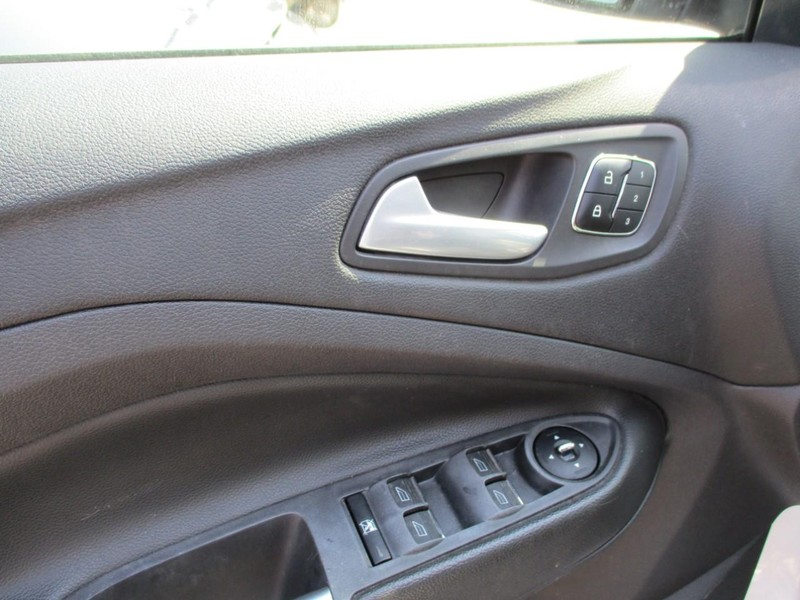 Ford Escape Vehicle Image 04