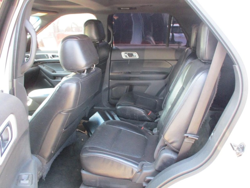 Ford Explorer Vehicle Image 06