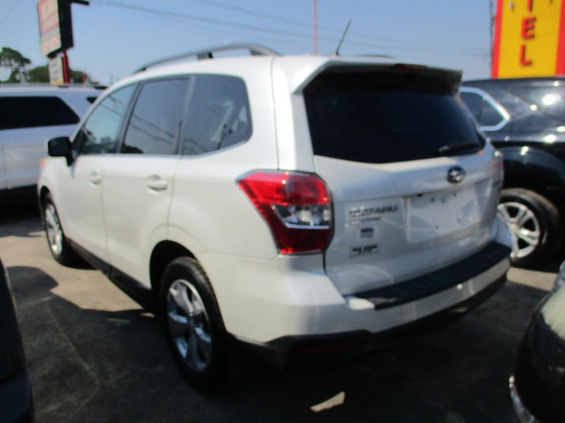 Subaru Forester Vehicle Image 04
