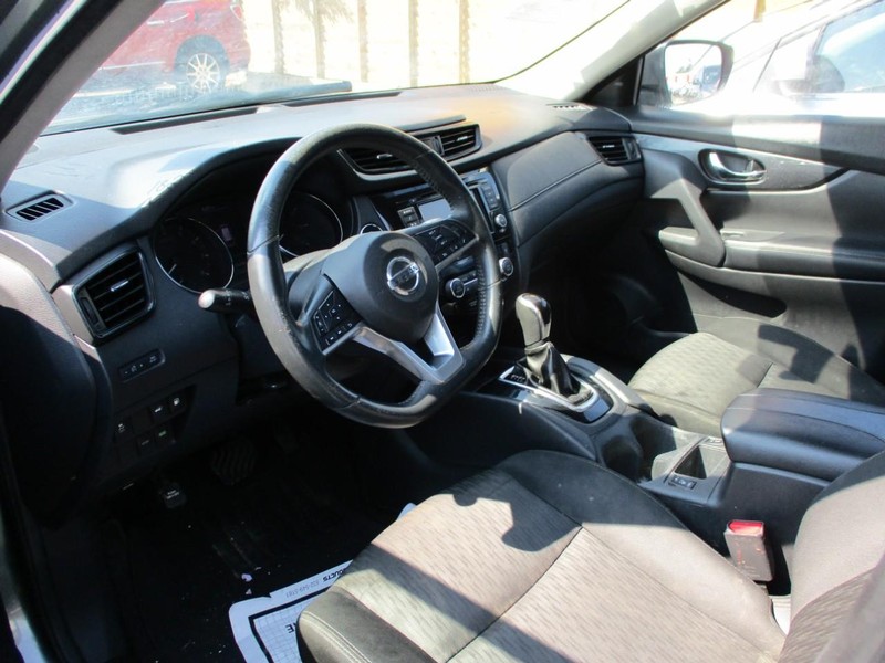 Nissan Rogue Vehicle Image 05
