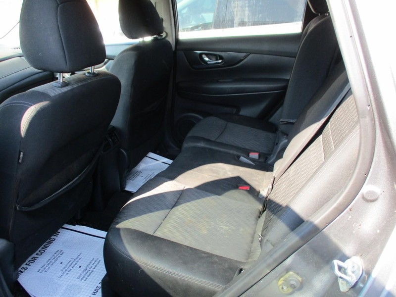 Nissan Rogue Vehicle Image 08