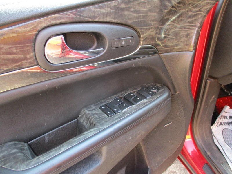 Buick Enclave Vehicle Image 05